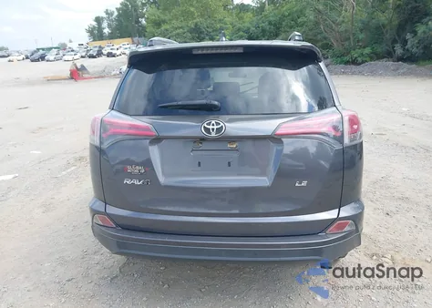 2017 Toyota Rav4 Le z USA, uszkodzony, nr VIN JTMZFREV3HJ106950